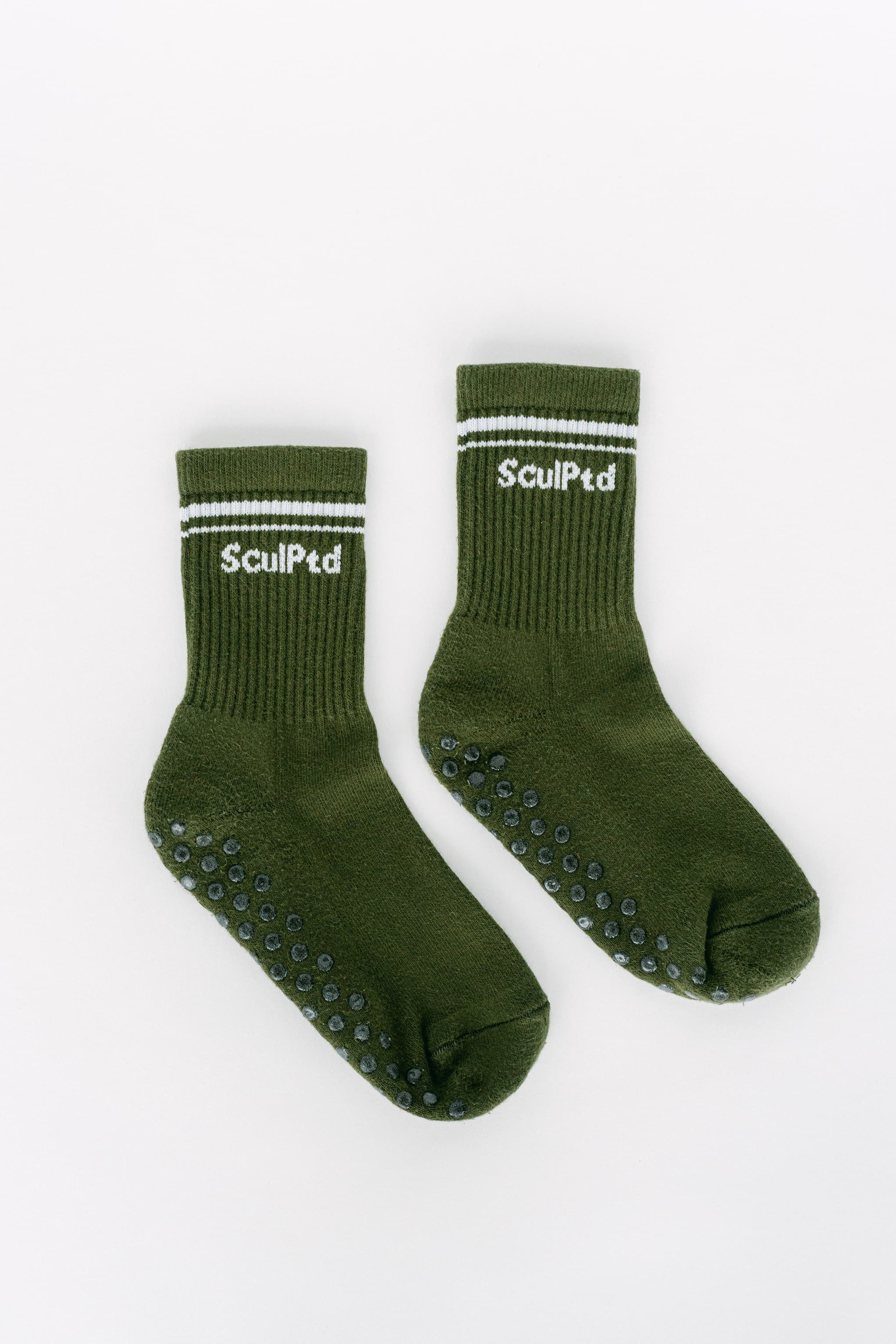 SculPtd Retro Alto Crew Style Pilates Grip socks in Green and White combination